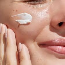 Skincare Moisturizers for Kuwait's Climate مرطبات للبشرة في مناخ الكويت